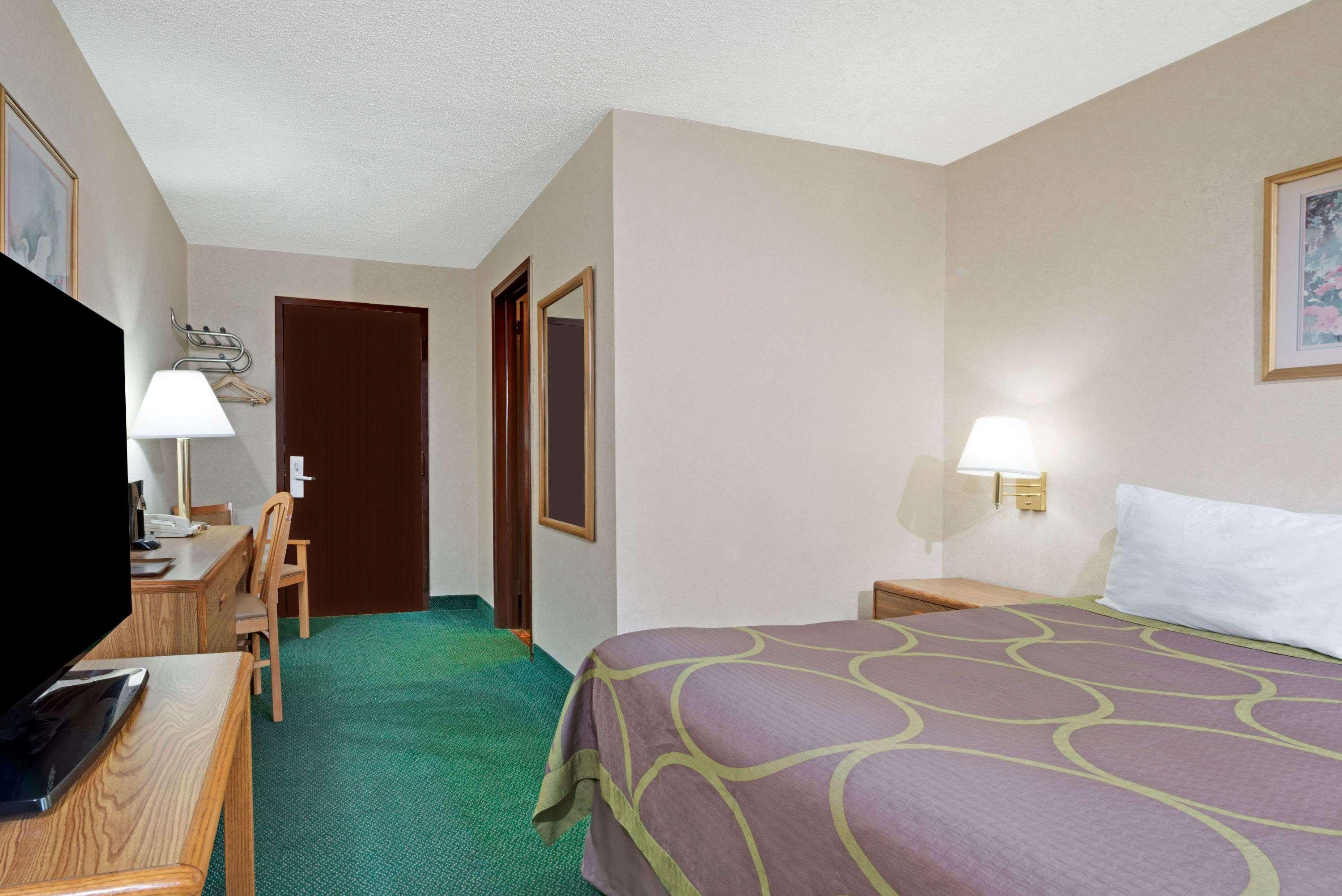 Super 8 By Wyndham Kenmore/Buffalo/Niagara Falls Area Eksteriør bilde