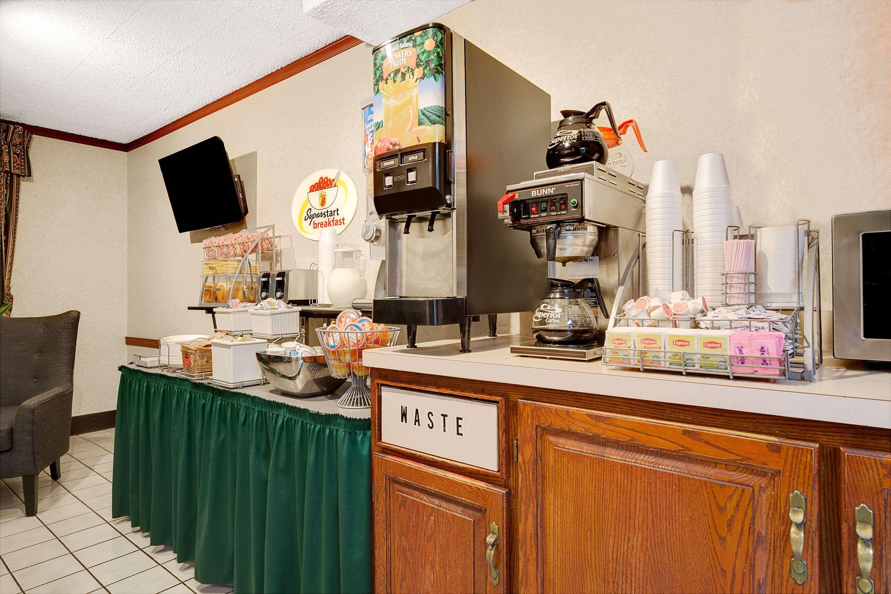 Super 8 By Wyndham Kenmore/Buffalo/Niagara Falls Area Eksteriør bilde