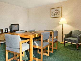 Super 8 By Wyndham Kenmore/Buffalo/Niagara Falls Area Eksteriør bilde